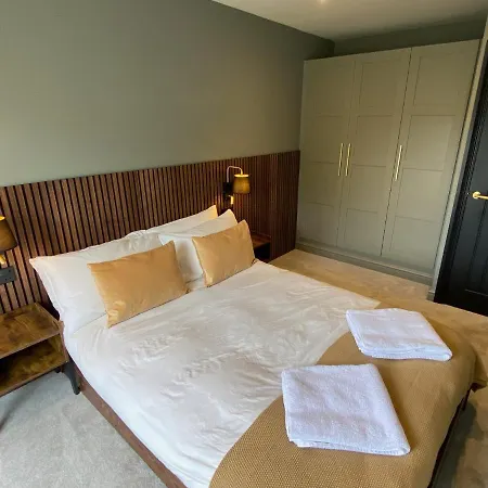 Luxury 2 Bedroom W/ Free Parking 公寓 约克