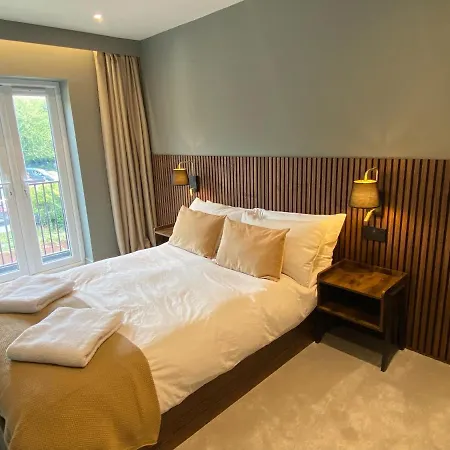 Luxury 2 Bedroom W/ Free Parking *