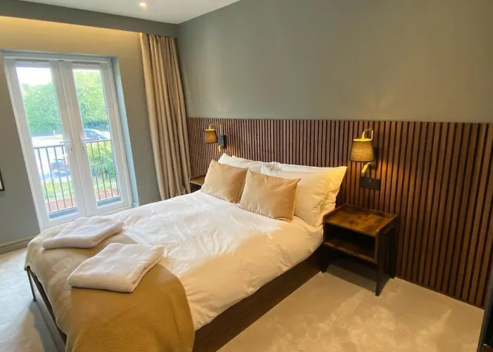 Luxury 2 Bedroom W/ Free Parking *