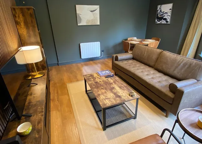 Luxury 2 Bedroom W/ Free Parking