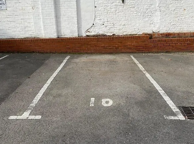 Luxury 2 Bedroom W/ Free Parking Appartamento York