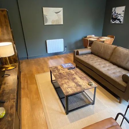 Luxury 2 Bedroom W/ Free Parking