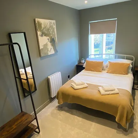 Daire Luxury 2 Bedroom W/ Free Parking *